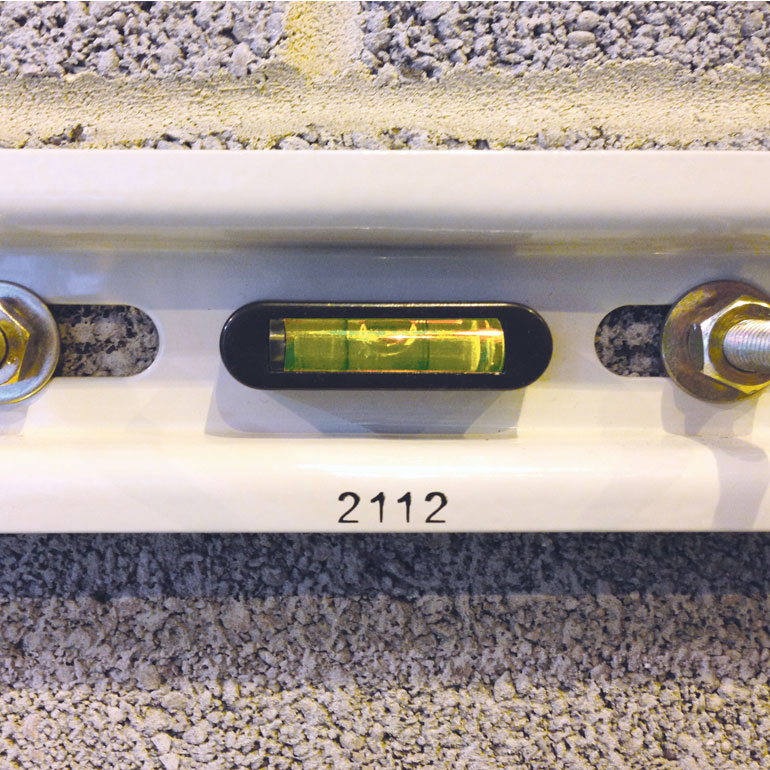 Integrated spirit level to provide ease of use (patented)